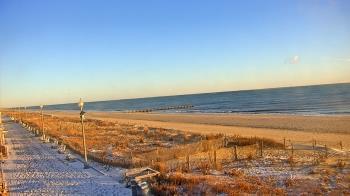 Weather camera view of Boardwalk Plaza Hotel.