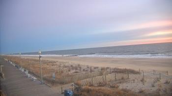 Weather camera view of Boardwalk Plaza Hotel.