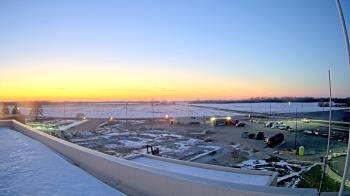 Weather camera view of North Putnam MS.