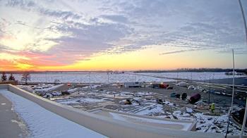 Weather camera view of North Putnam MS.