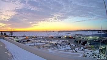 Weather camera view of North Putnam MS.