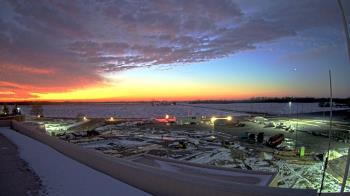 Weather camera view of North Putnam MS.