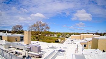 Weather camera view of Riverhead MS.