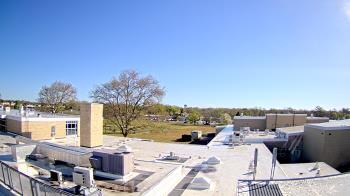 Weather camera view of Riverhead MS.