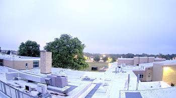 Weather camera view of Riverhead MS.