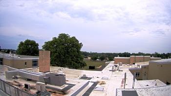 Weather camera view of Riverhead MS.