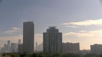 Weather camera view of St Thomas High School.