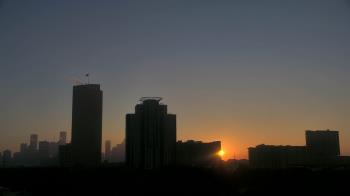 Weather camera view of St Thomas High School.