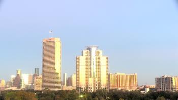 Weather camera view of St Thomas High School.