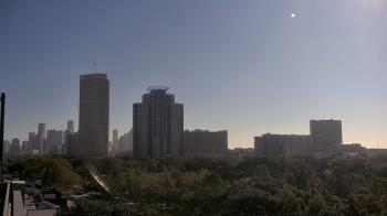 Weather camera view of St Thomas High School.