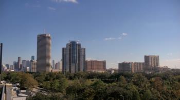 Weather camera view of St Thomas High School.