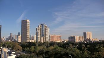 Weather camera view of St Thomas High School.