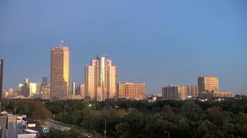 Weather camera view of St Thomas High School.