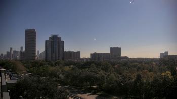 Weather camera view of St Thomas High School.