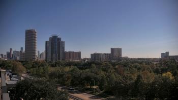 Weather camera view of St Thomas High School.