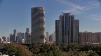 Weather camera view of St Thomas High School.