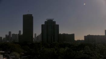 Weather camera view of St Thomas High School.