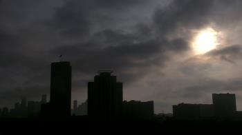 Weather camera view of St Thomas High School.