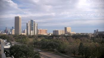 Weather camera view of St Thomas High School.