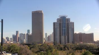 Weather camera view of St Thomas High School.