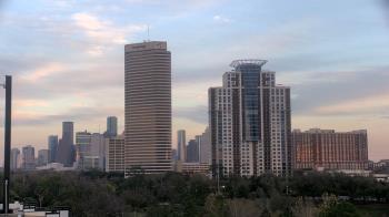 Weather camera view of St Thomas High School.