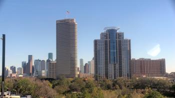 Weather camera view of St Thomas High School.