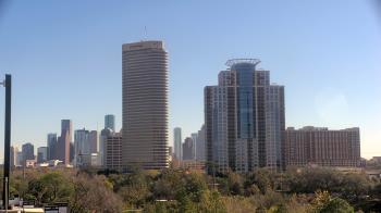 Weather camera view of St Thomas High School.
