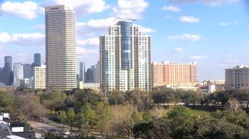 Weather camera view of St Thomas High School.