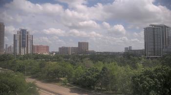 Weather camera view of St Thomas High School.