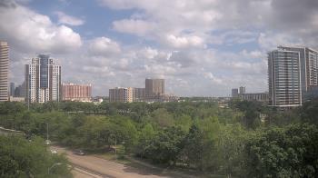 Weather camera view of St Thomas High School.