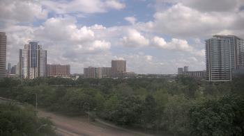 Weather camera view of St Thomas High School.