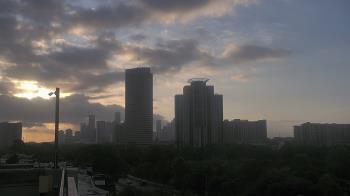 Weather camera view of St Thomas High School.