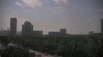 Weather camera view of St Thomas High School.