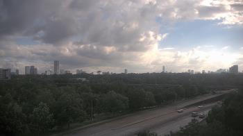 Weather camera view of St Thomas High School.