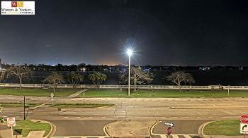 Weather camera view of Winter & Yonker P.A..