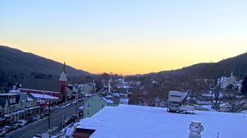 Weather camera view of Line Mountain ES Trevorton.