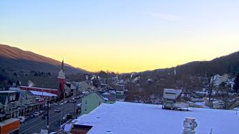 Weather camera view of Line Mountain ES Trevorton.