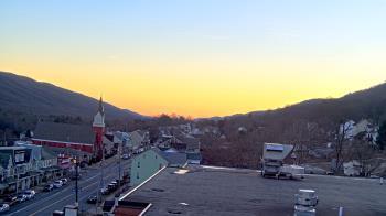 Weather camera view of Line Mountain ES Trevorton.