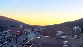 Weather camera view of Line Mountain ES Trevorton.