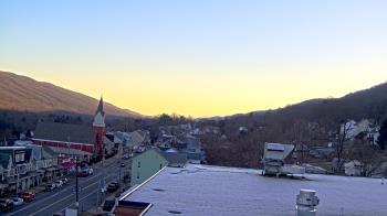 Weather camera view of Line Mountain ES Trevorton.