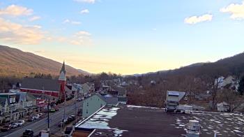 Weather camera view of Line Mountain ES Trevorton.