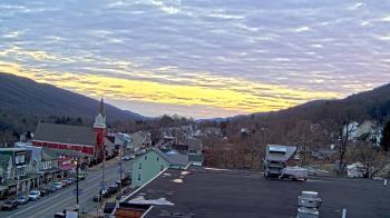 Weather camera view of Line Mountain ES Trevorton.