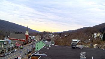 Weather camera view of Line Mountain ES Trevorton.