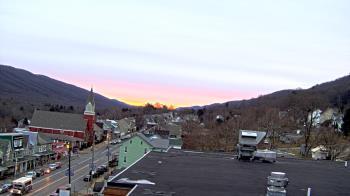 Weather camera view of Line Mountain ES Trevorton.