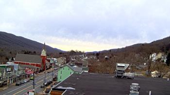 Weather camera view of Line Mountain ES Trevorton.