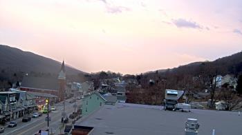 Weather camera view of Line Mountain ES Trevorton.