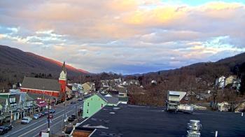 Weather camera view of Line Mountain ES Trevorton.