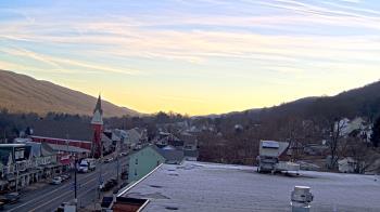 Weather camera view of Line Mountain ES Trevorton.