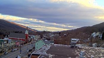 Weather camera view of Line Mountain ES Trevorton.