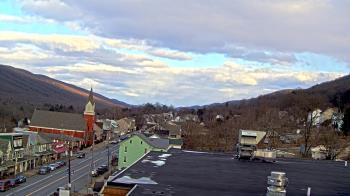 Weather camera view of Line Mountain ES Trevorton.